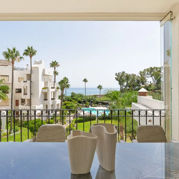 Продажа апартаментов на среднем этаже в Estepona