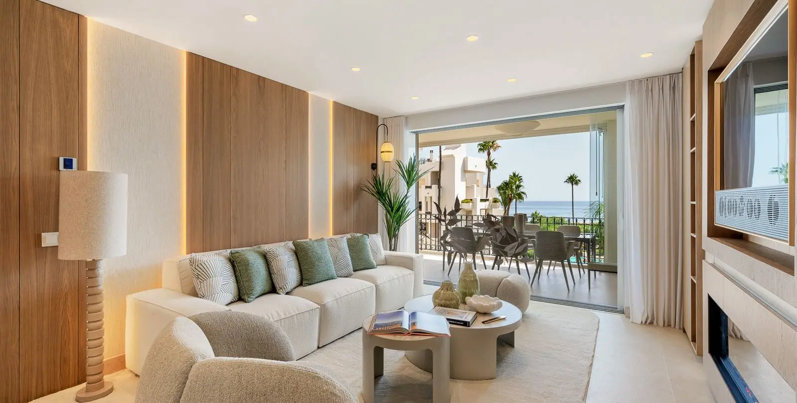 Venta de apartamento en planta media en Estepona 11