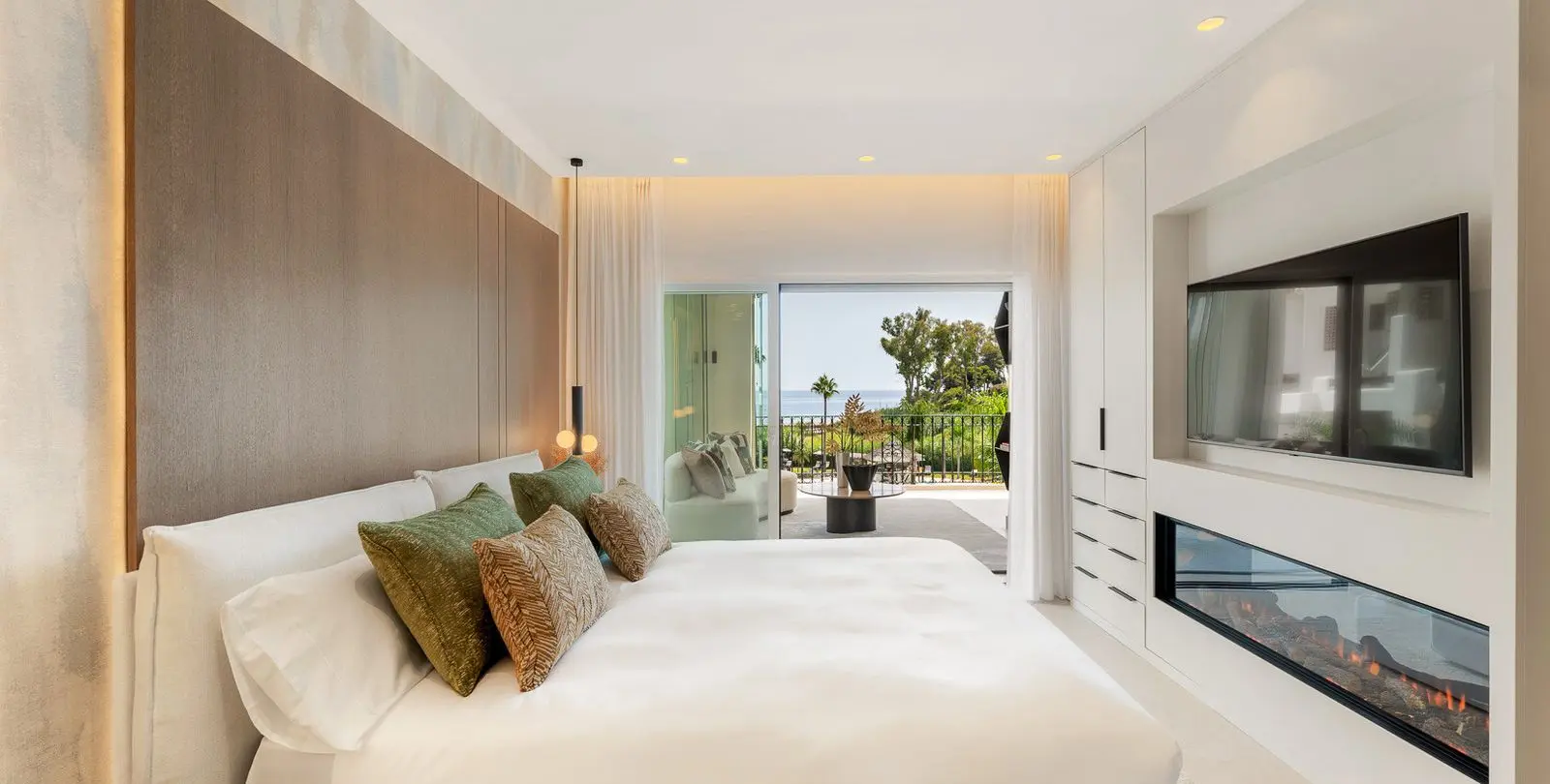 Venta de apartamento en planta media en Estepona 17