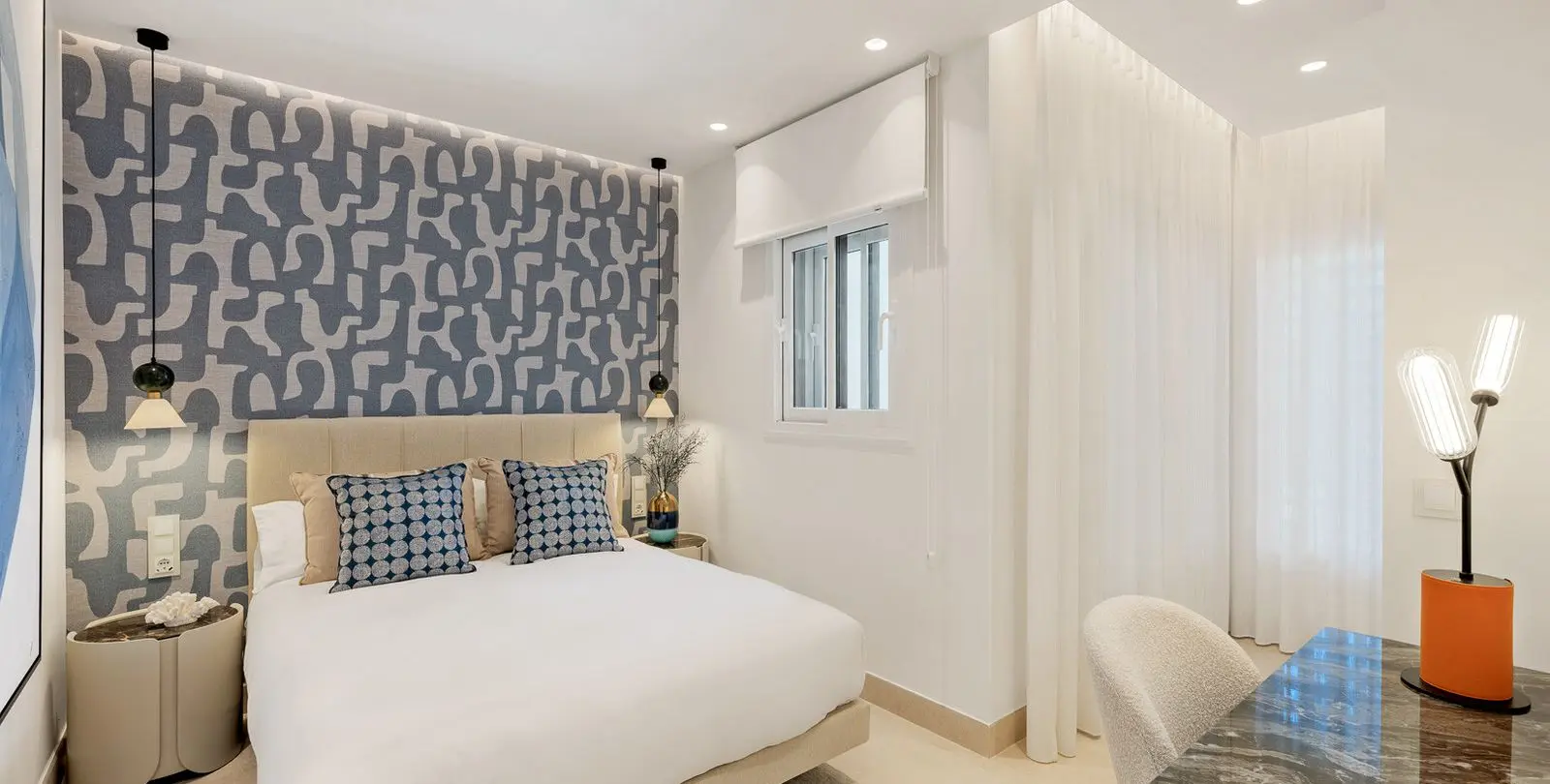 Venta de apartamento en planta media en Estepona 19