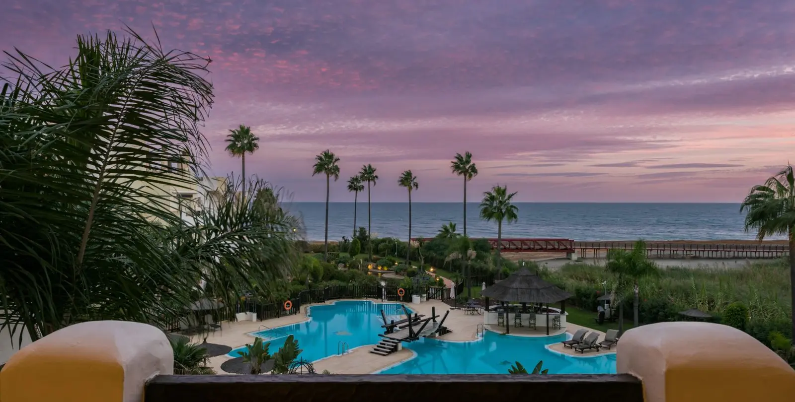 Venta de apartamento en planta media en Estepona 29