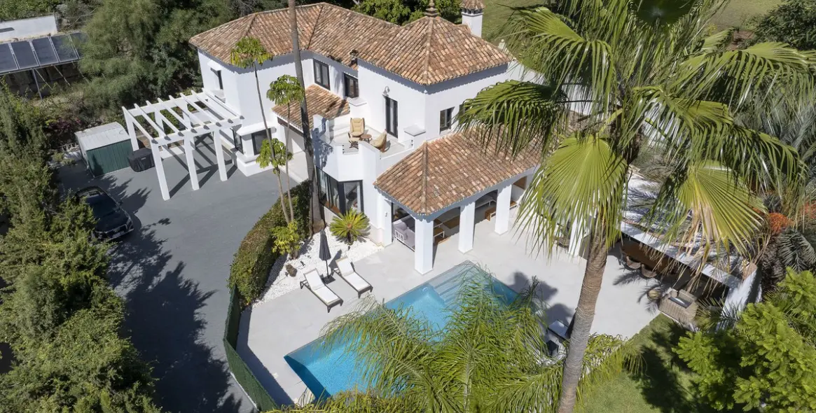 Продажа  отдельно стоящей виллы в Estepona (район El Paraiso) 2