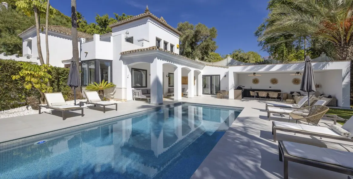 Продажа  отдельно стоящей виллы в Estepona (район El Paraiso) 3