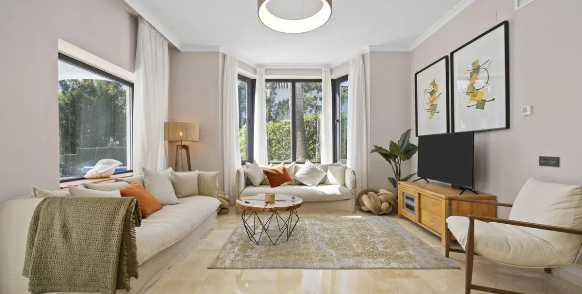 Продажа  отдельно стоящей виллы в Estepona (район El Paraiso) 5