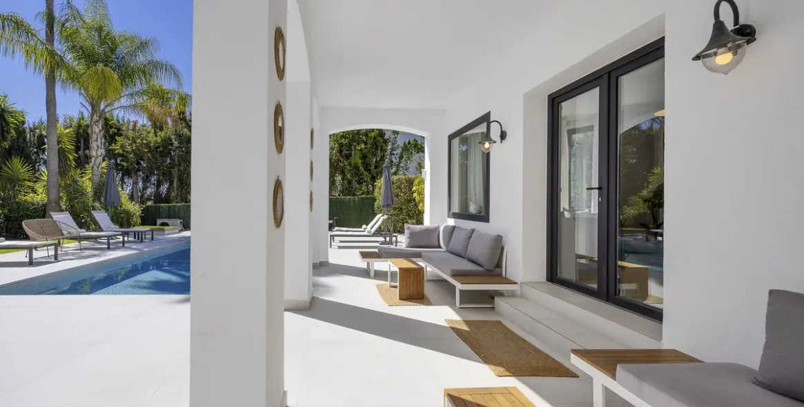 Продажа  отдельно стоящей виллы в Estepona (район El Paraiso) 8