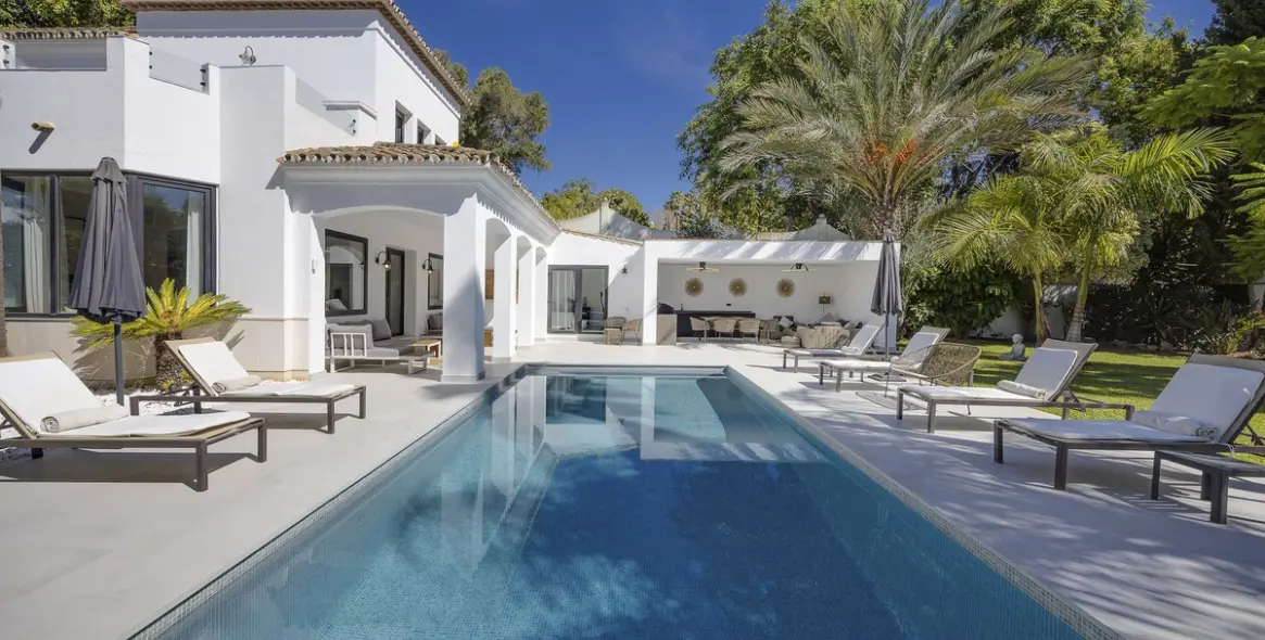 Продажа  отдельно стоящей виллы в Estepona (район El Paraiso) 9