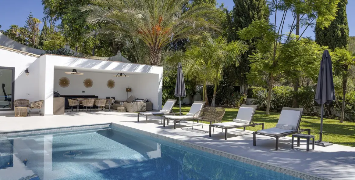 Продажа  отдельно стоящей виллы в Estepona (район El Paraiso) 10