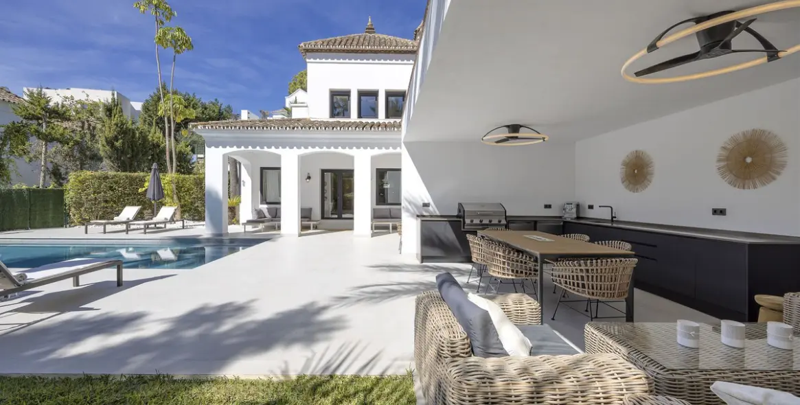 Продажа  отдельно стоящей виллы в Estepona (район El Paraiso) 13