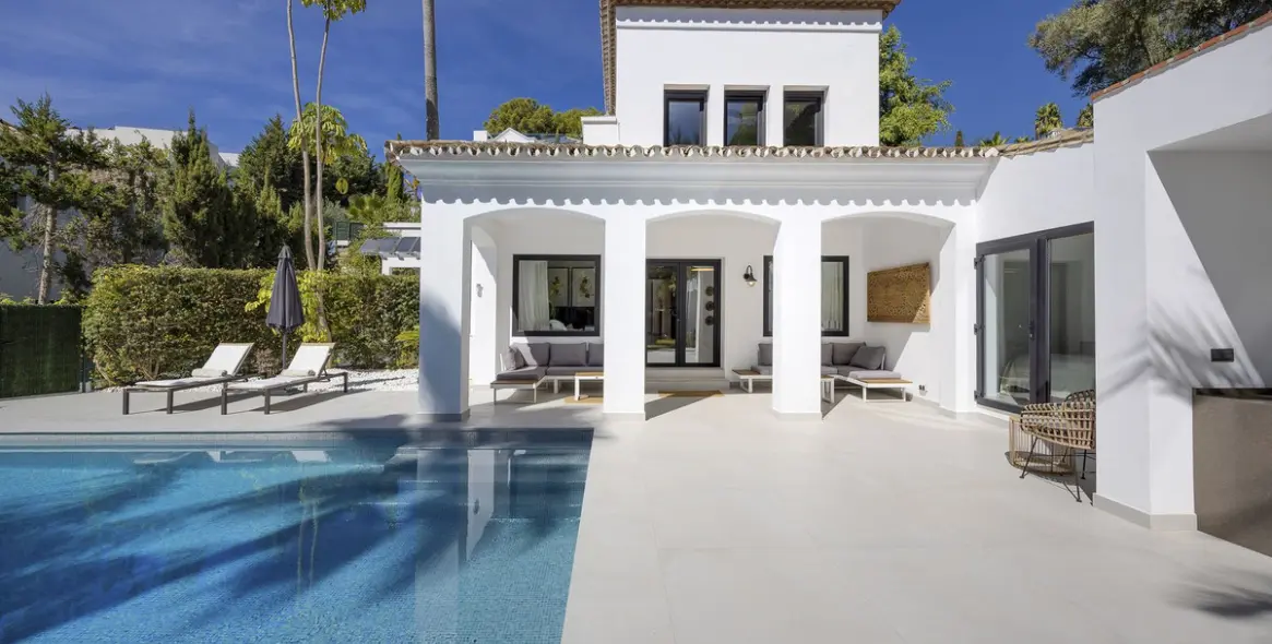 Продажа  отдельно стоящей виллы в Estepona (район El Paraiso) 15