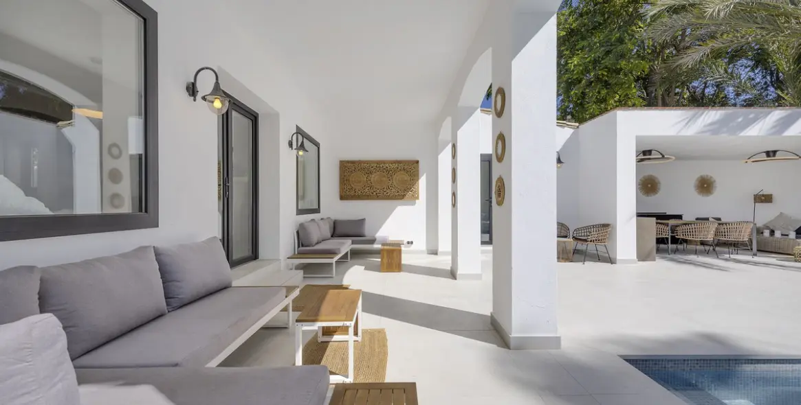 Продажа  отдельно стоящей виллы в Estepona (район El Paraiso) 16