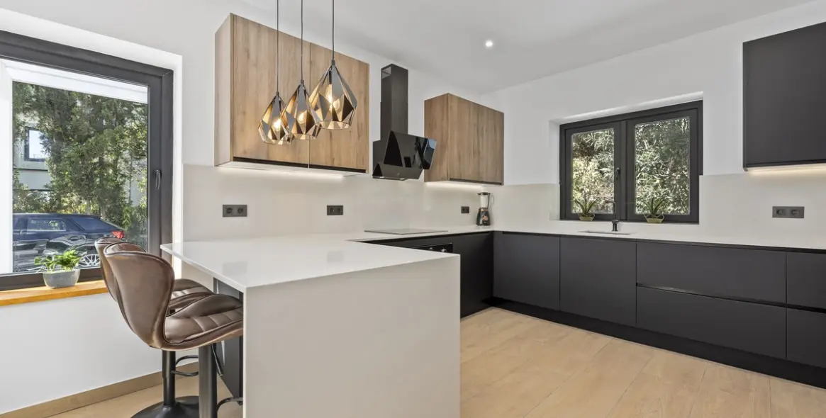 Venta de villa independiente en El Paraiso 22