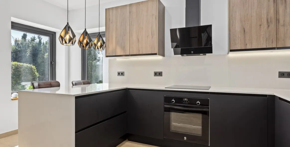 Venta de villa independiente en El Paraiso 24