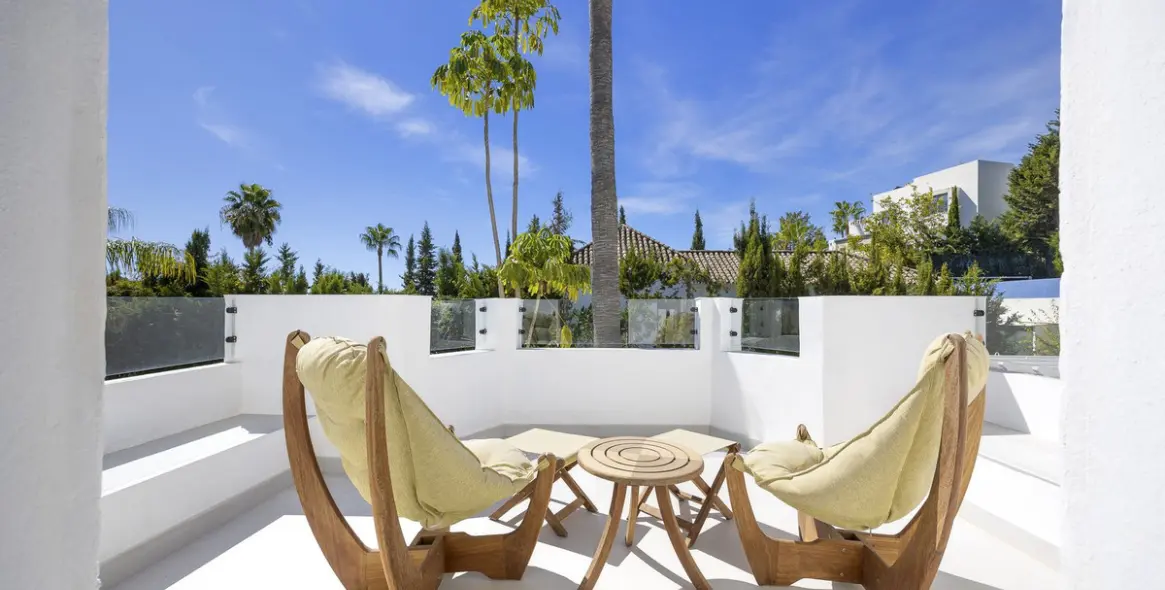 Venta de villa independiente en El Paraiso 30