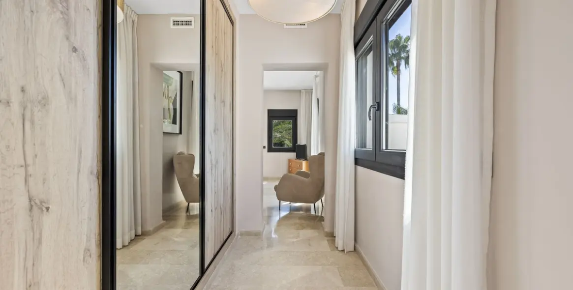 Venta de villa independiente en El Paraiso 31