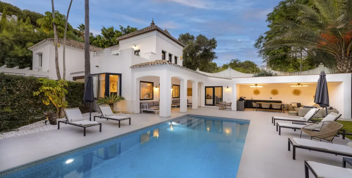 Venta de villa independiente en El Paraiso 42