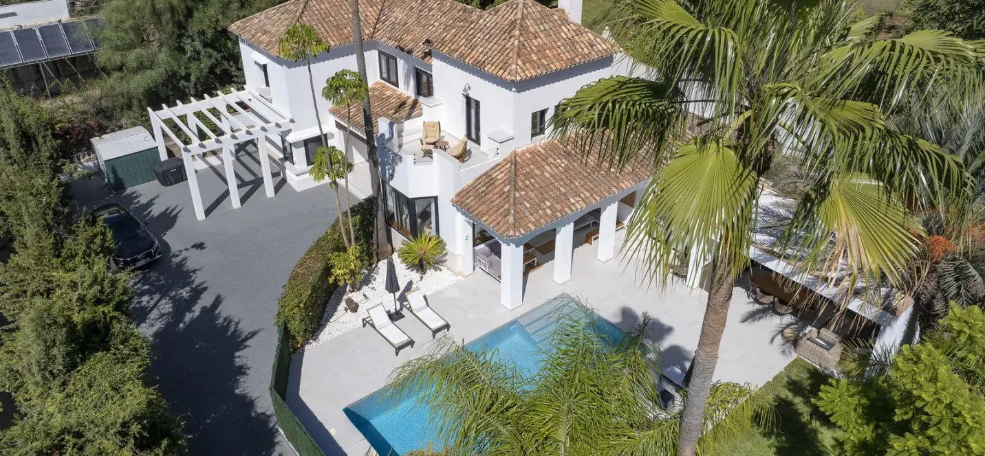 Venta de villa independiente en El Paraiso 1