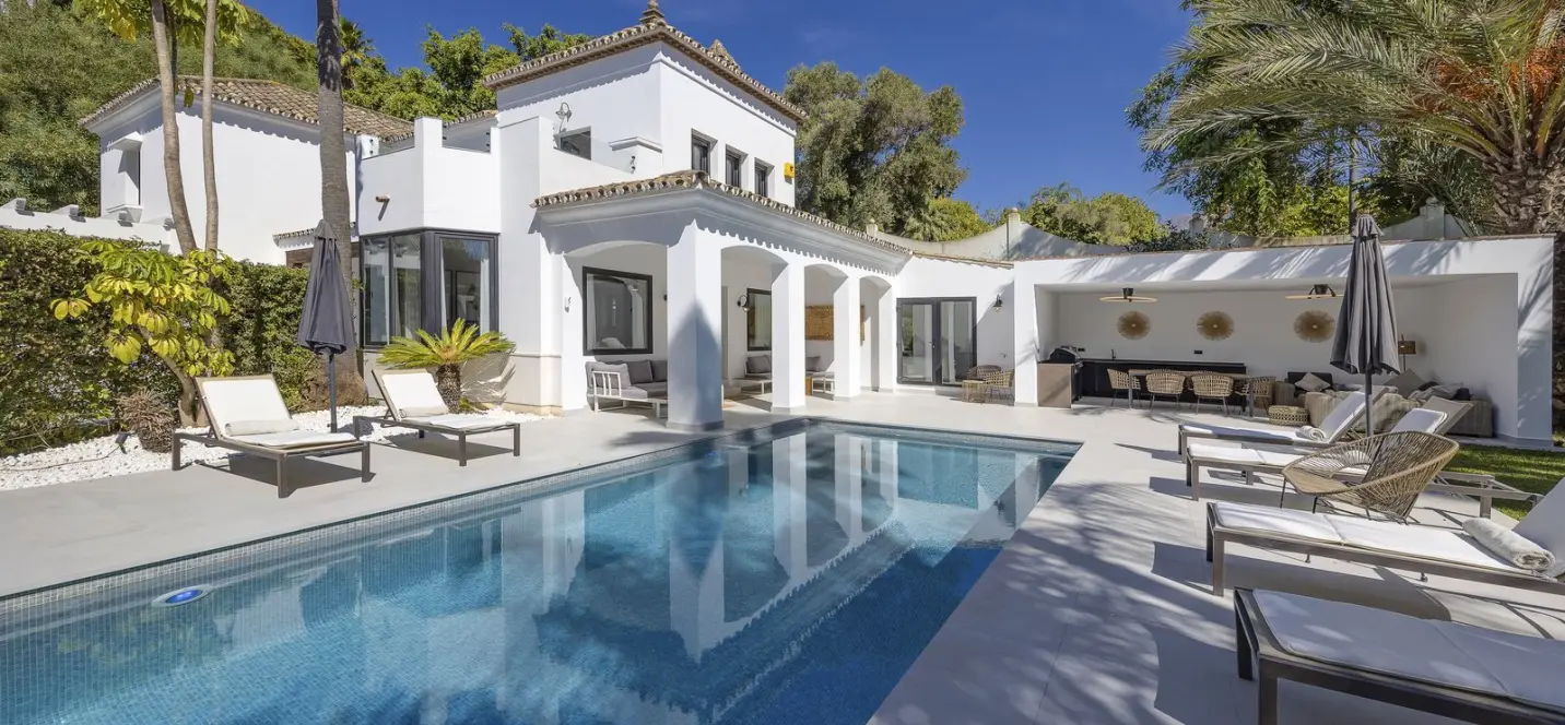 Venta de villa independiente en El Paraiso 2