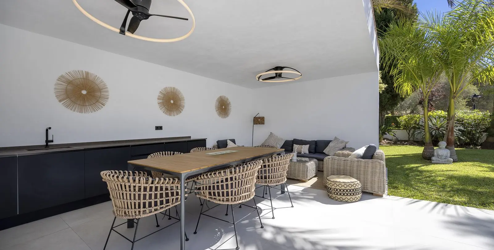 Venta de villa independiente en El Paraiso 12