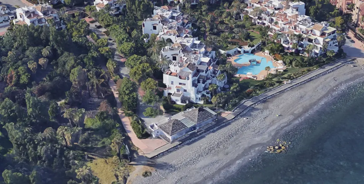 Long-term rent of restaurant in Puerto Banús 1