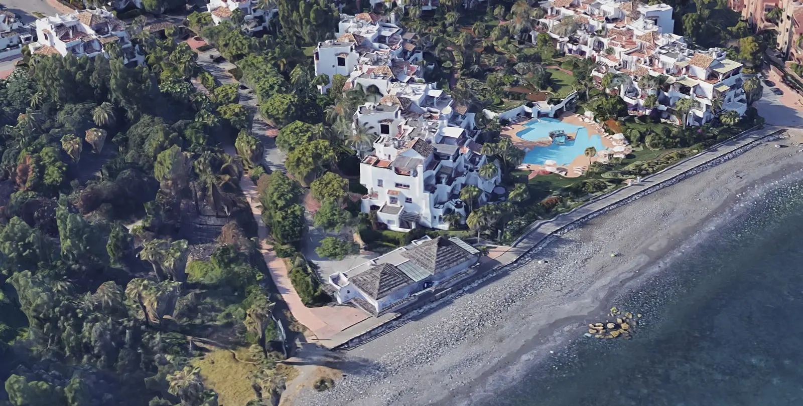 Alquiler a largo plazo de restaurante en Puerto Banús 1