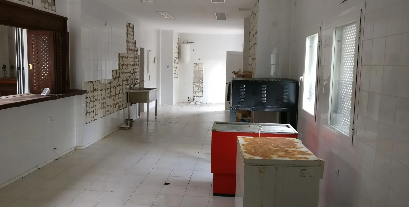 Alquiler a largo plazo de restaurante en Puerto Banús 16