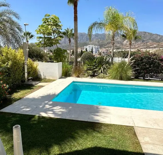 Villa independiente R5186401