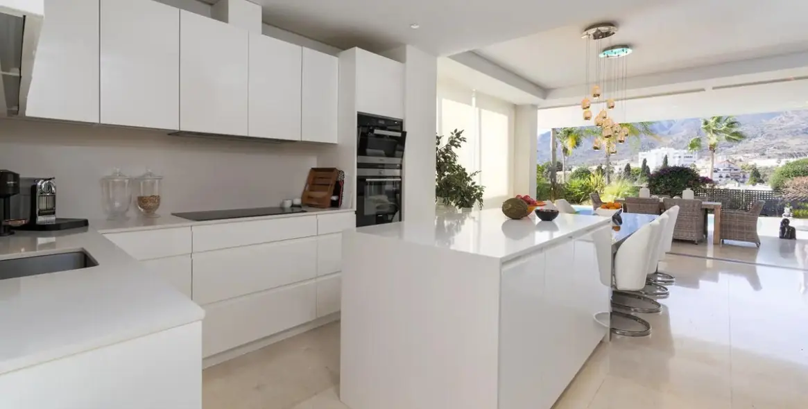 Продажа  отдельно стоящей виллы в Marbella East (район Río Real) 4