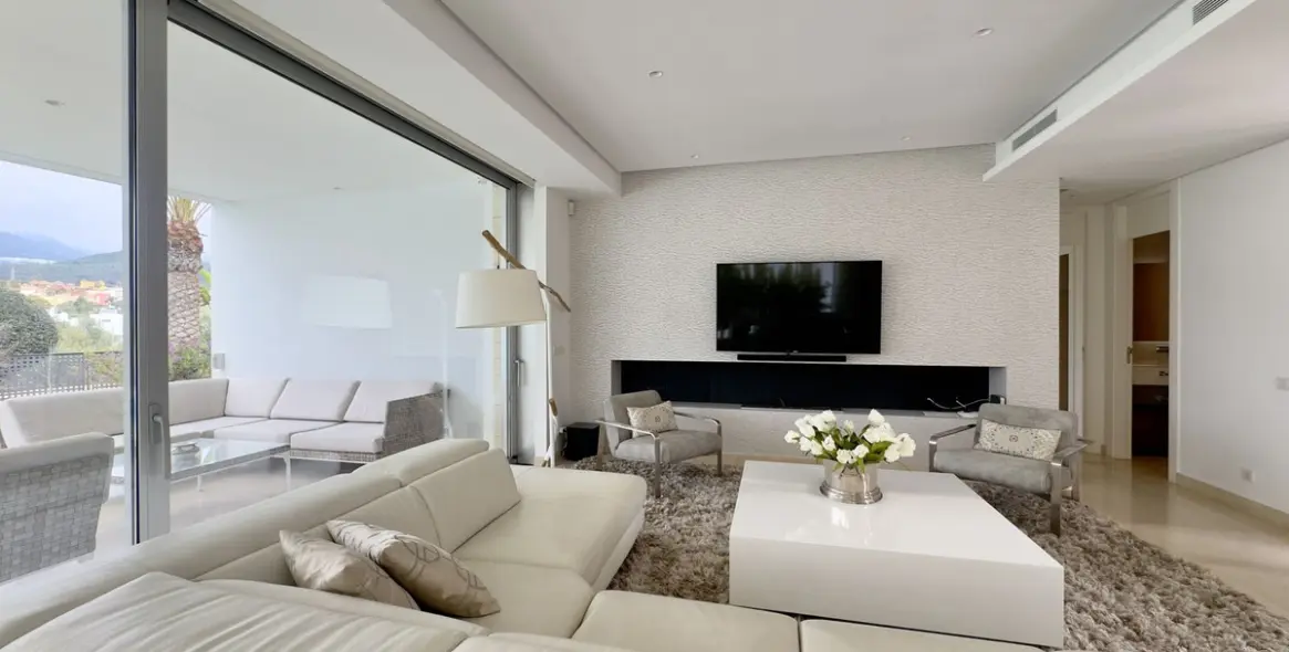 Продажа  отдельно стоящей виллы в Río Real 14