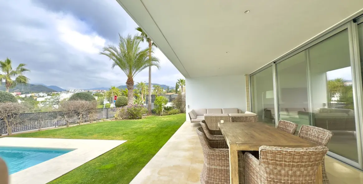 Venta de villa independiente en Río Real 19