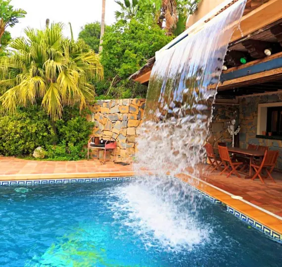 Villa independiente R3329542