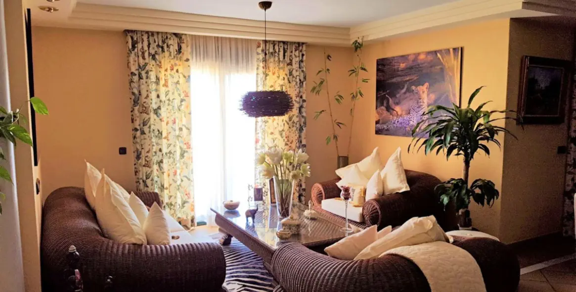 Venta de villa independiente en Estepona 3