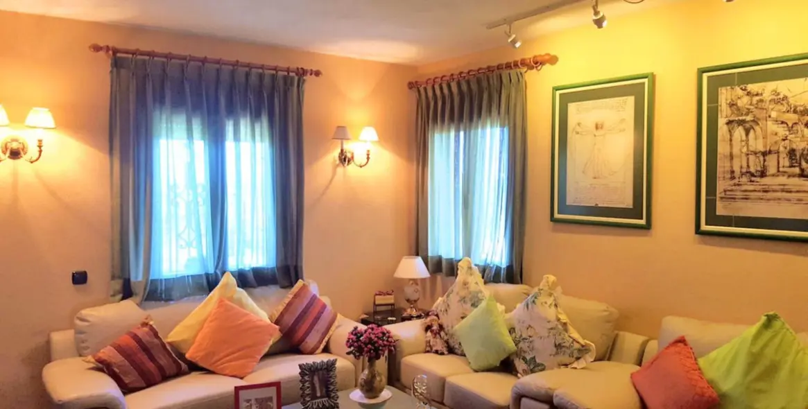 Venta de villa independiente en Estepona 4