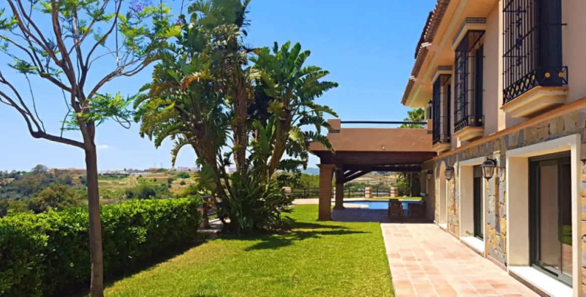 Venta de villa independiente en Estepona 7