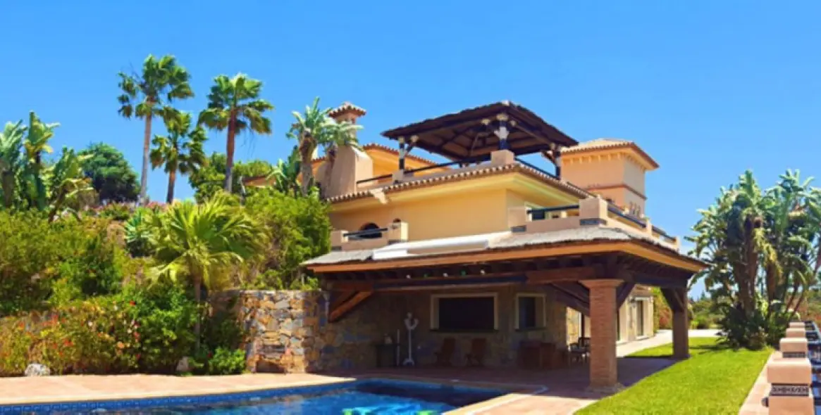 Venta de villa independiente en Estepona 8