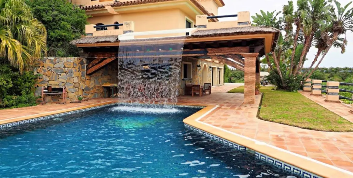 Venta de villa independiente en Estepona 9