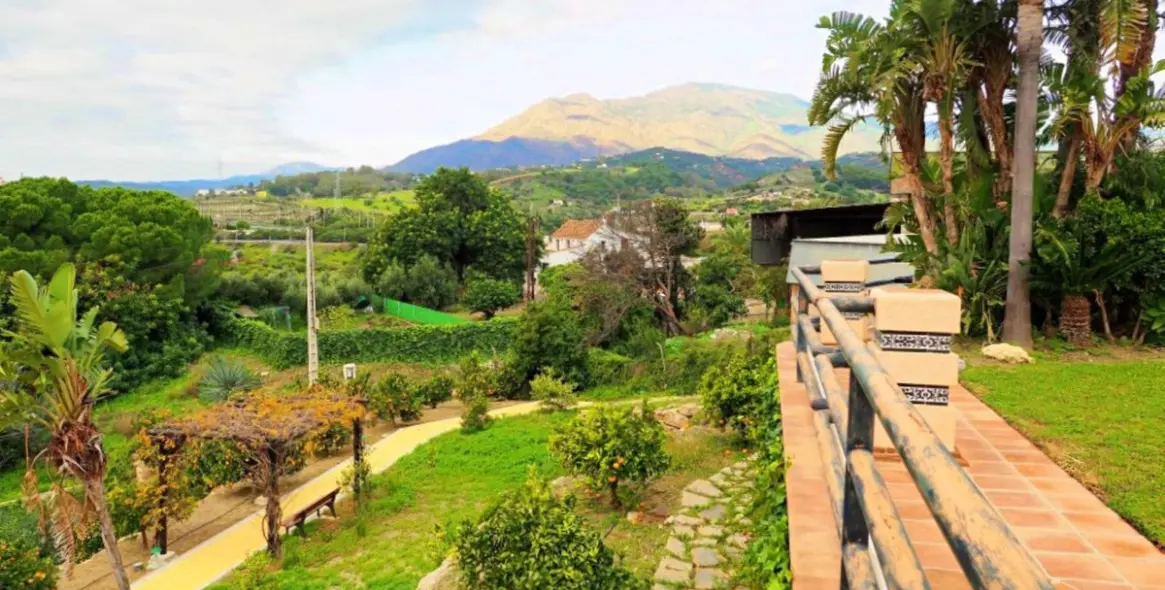 Venta de villa independiente en Estepona 12