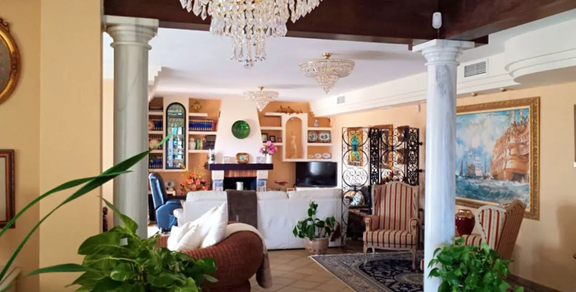 Venta de villa independiente en Estepona 15