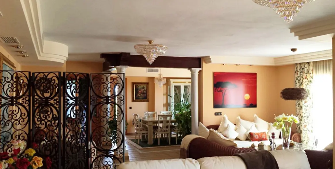 Venta de villa independiente en Estepona 16