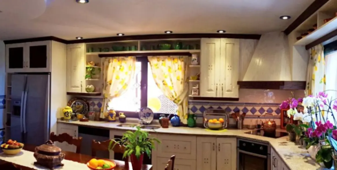 Venta de villa independiente en Estepona 17