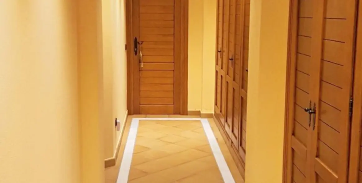 Sale of detached villa in Estepona 29