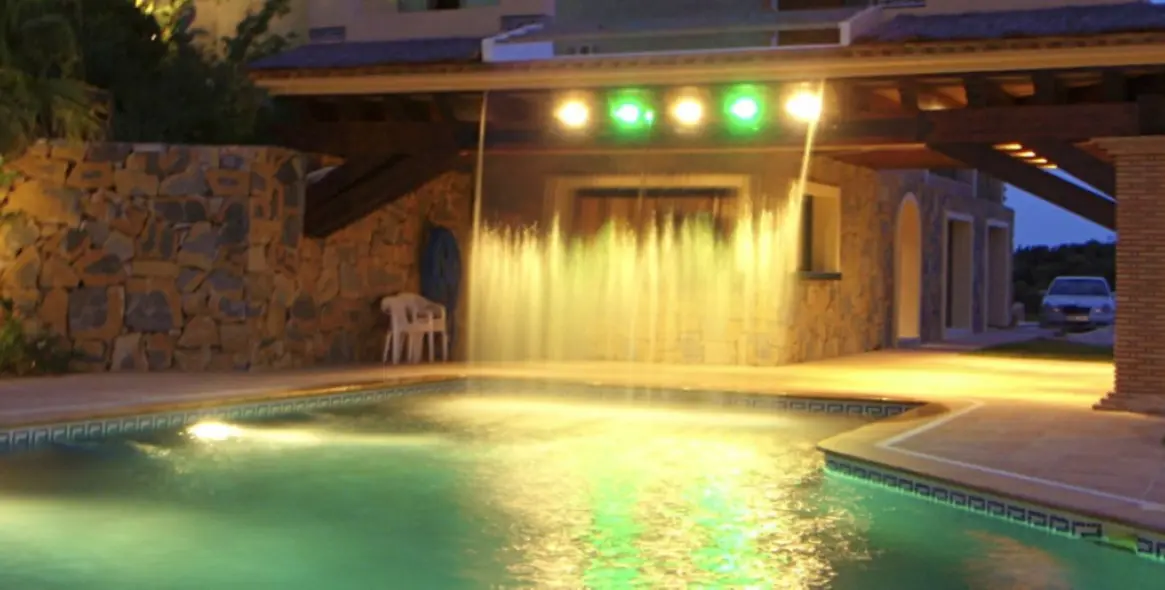 Sale of detached villa in Estepona 30