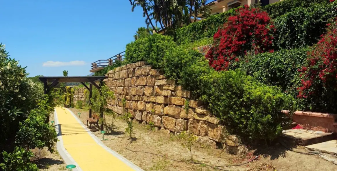 Sale of detached villa in Estepona 38