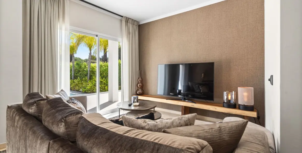 Venta de villa independiente en Nueva Andalucía 3