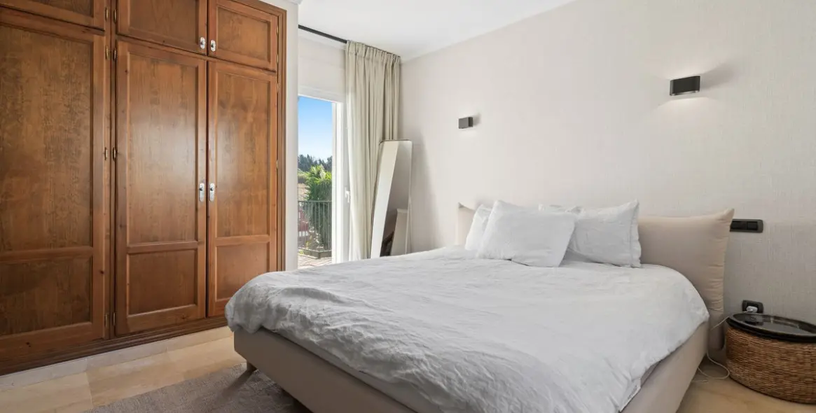 Venta de villa independiente en Nueva Andalucía 14