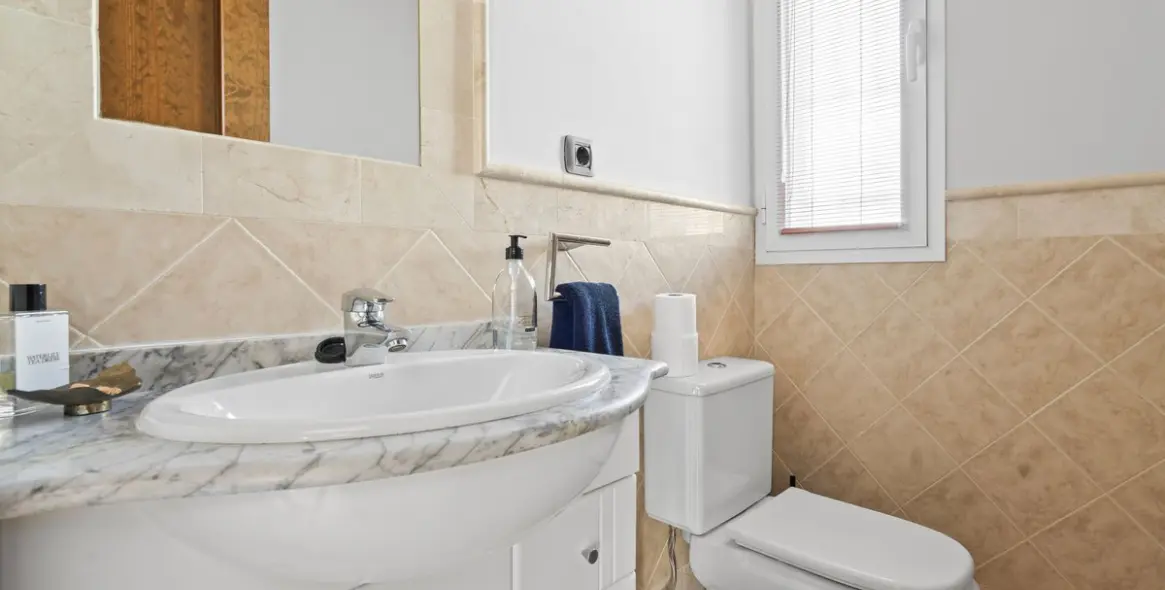 Venta de villa independiente en Nueva Andalucía 16