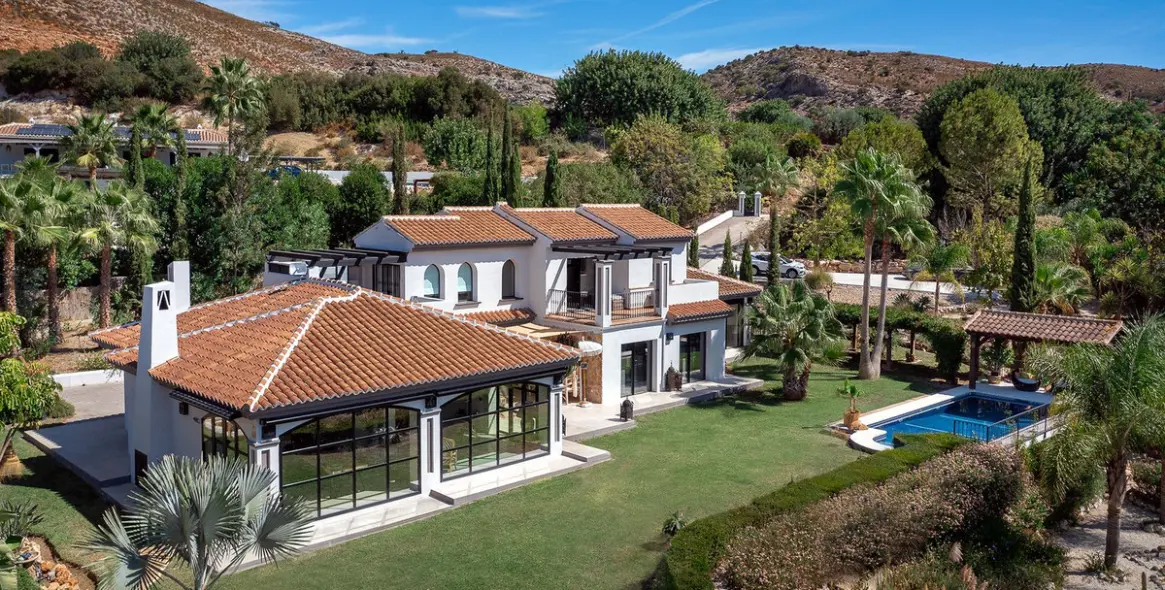 Sale of finca - cortijo in Malaga (district Provincia de Málaga) 1