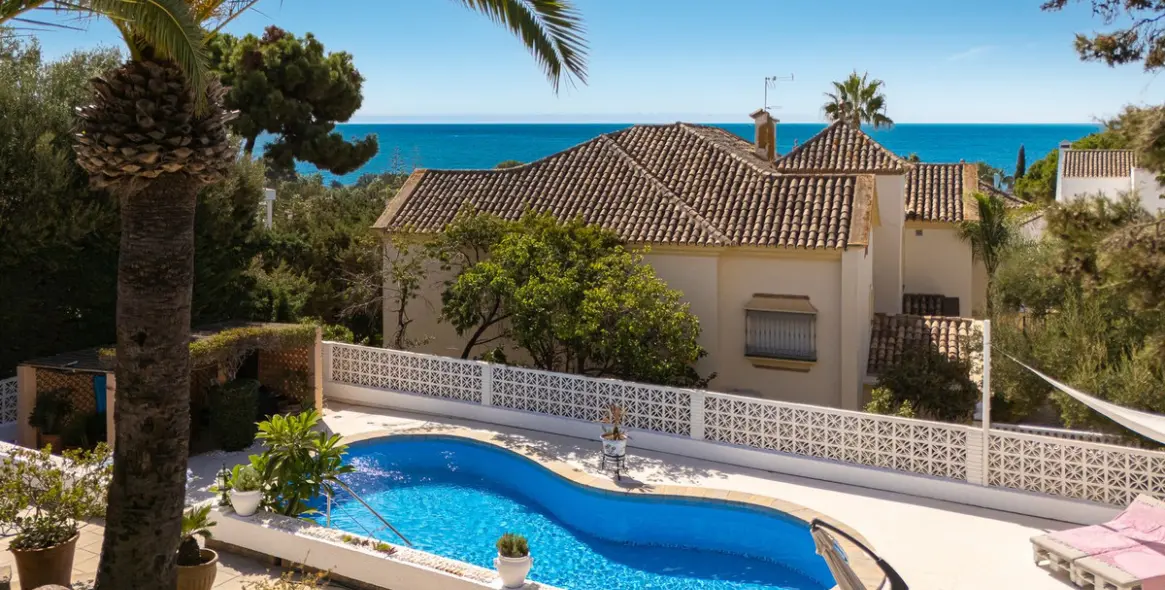 Продажа  отдельно стоящей виллы в Marbesa 8