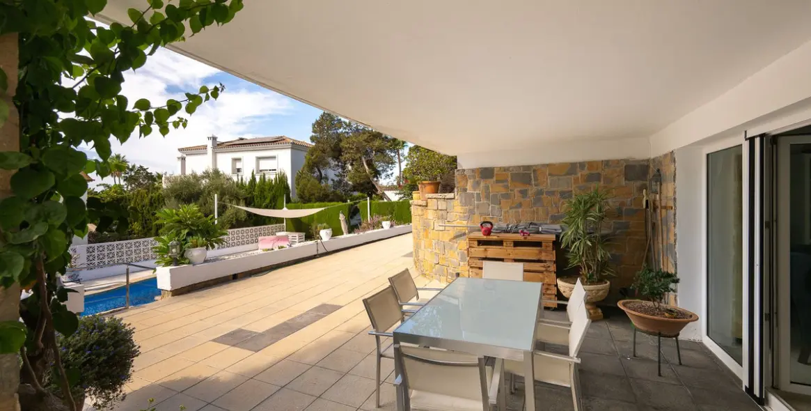 Продажа  отдельно стоящей виллы в Marbesa 13