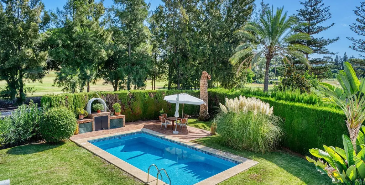 Venta de villa independiente en Nueva Andalucía 2