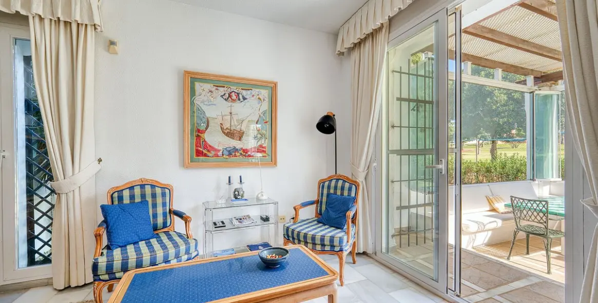 Venta de villa independiente en Nueva Andalucía 4